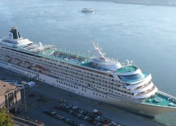 5-star worldwide cruise ship returns to Da Nang after 2 years